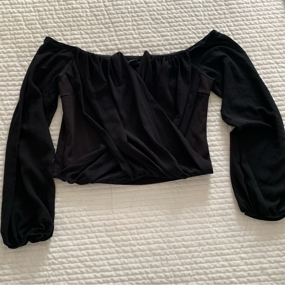 Windsor Black Off-the-Shoulder Fitted Blouse